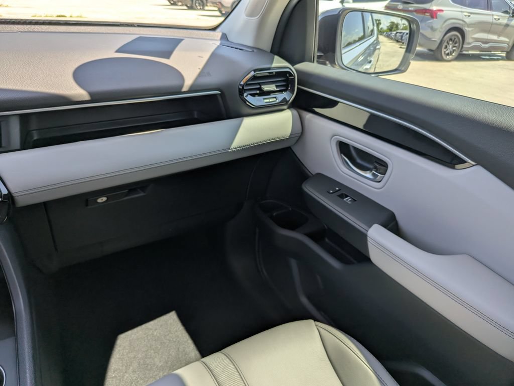 Used 2025 Honda Pilot EX-L image 18