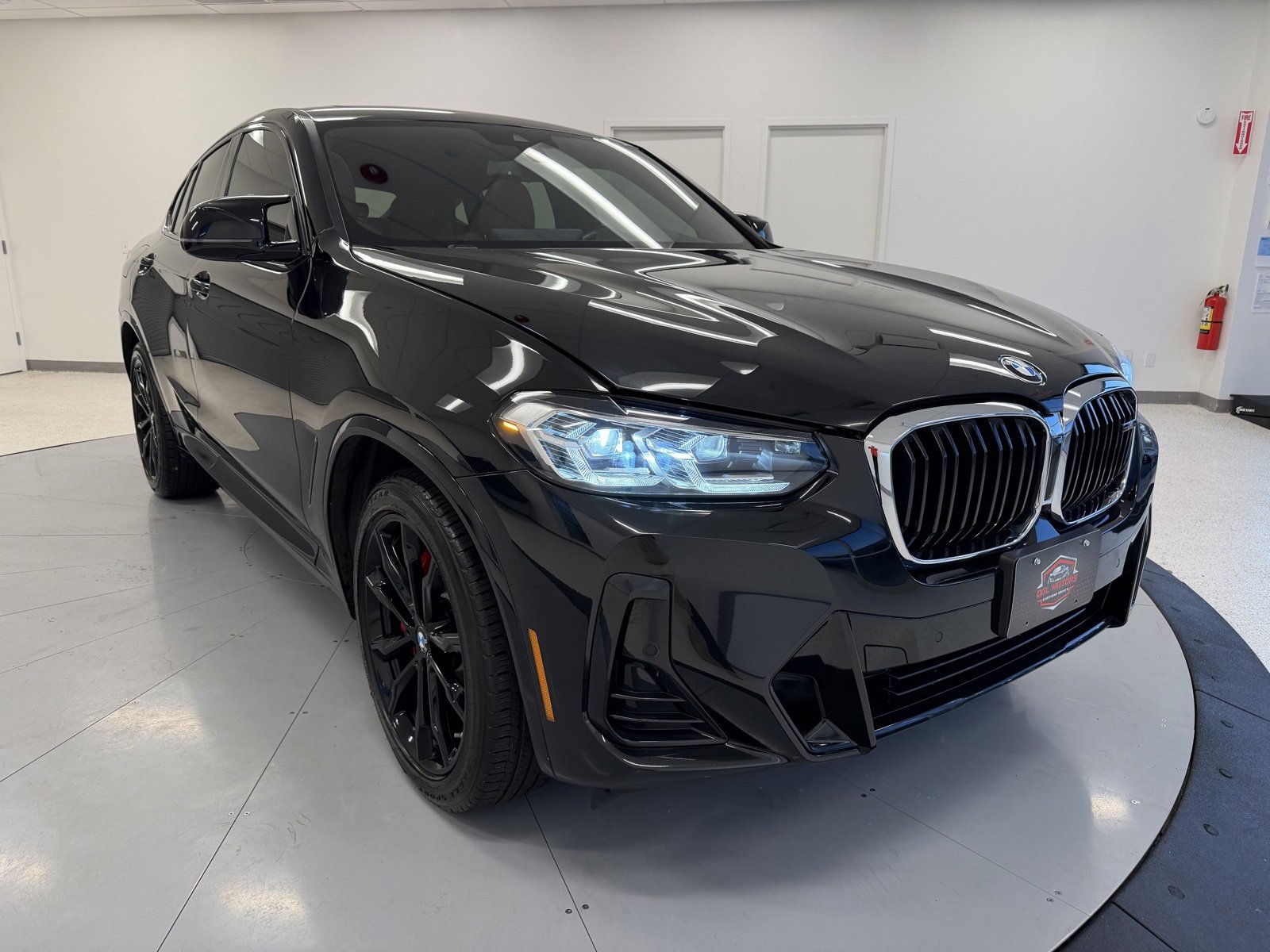 Used 2024 BMW X4 M40i w/ Premium Package image 1