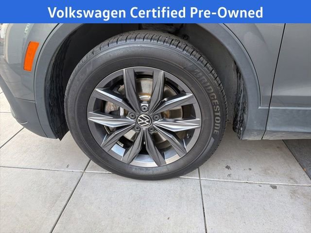 Certified 2022 Volkswagen Tiguan SE w/ Panoramic Sunroof Package image 13