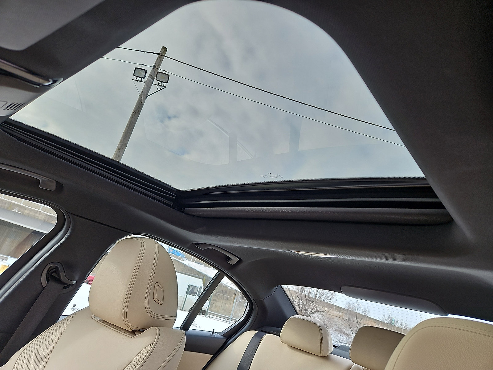 Used 2023 BMW 330i xDrive Sedan w/ Driving Assistance Package AWD/4WD image 14