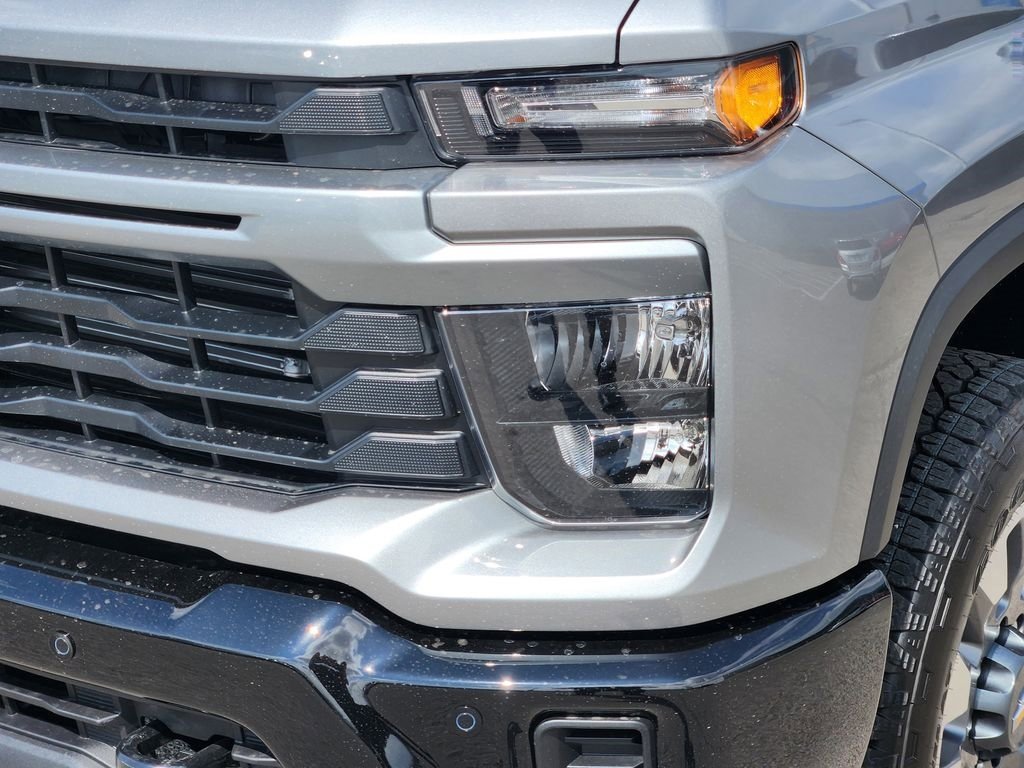 New 2026 Chevrolet Silverado 2500 Custom w/ Custom Value Package AWD/4WD image 10
