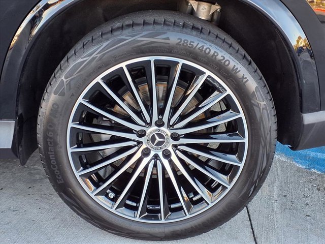 Used 2025 Mercedes-Benz GLC 300 image 24