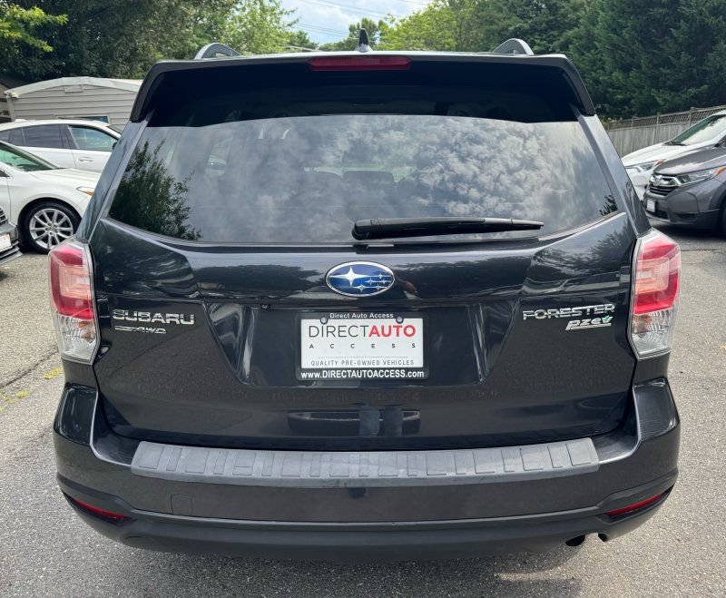 Used 2017 Subaru Forester 2.5i Premium w/ All-Weather Package AWD/4WD image 5