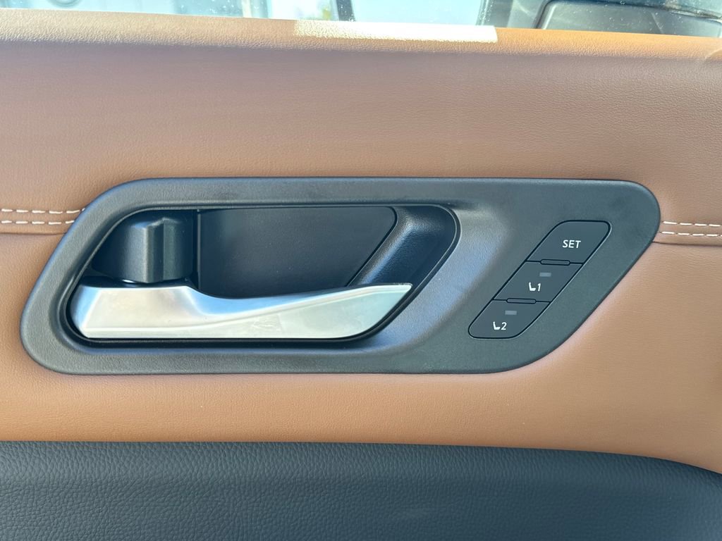 New 2026 Nissan Pathfinder Platinum image 35