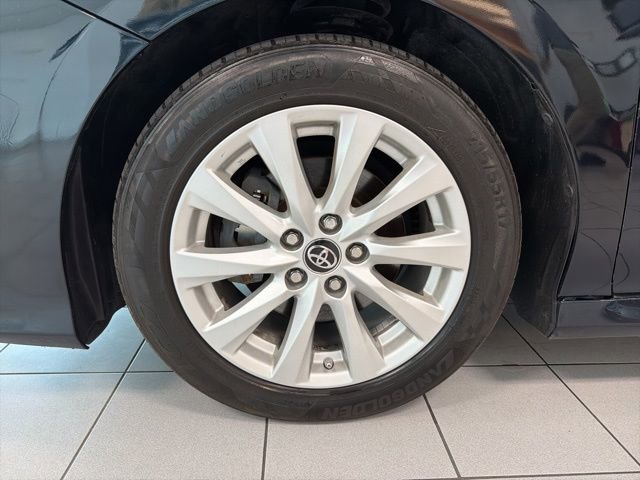 Used 2018 Toyota Camry LE image 11