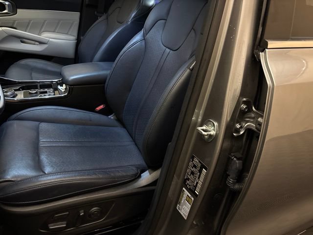 Used 2022 Kia Sorento SX Prestige w/ Panoramic Sunroof Package AWD/4WD image 11