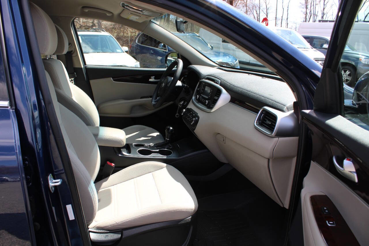 Used 2018 Kia Sorento LX image 29