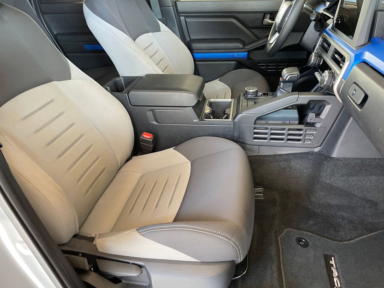 Used 2025 Toyota Tacoma TRD Off-Road image 35