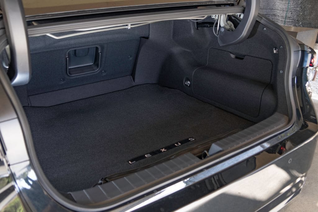 New 2026 Lexus ES 350h AWD image 10