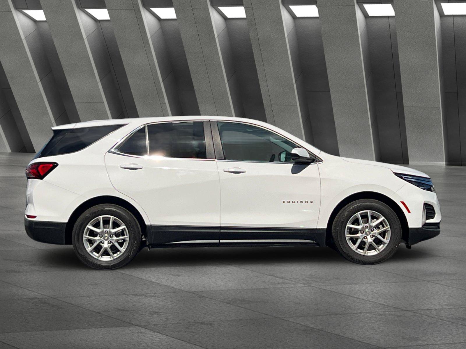 Used 2022 Chevrolet Equinox LT FWD image 3