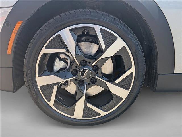 Certified 2025 MINI Cooper 4-Door Hardtop FWD image 24