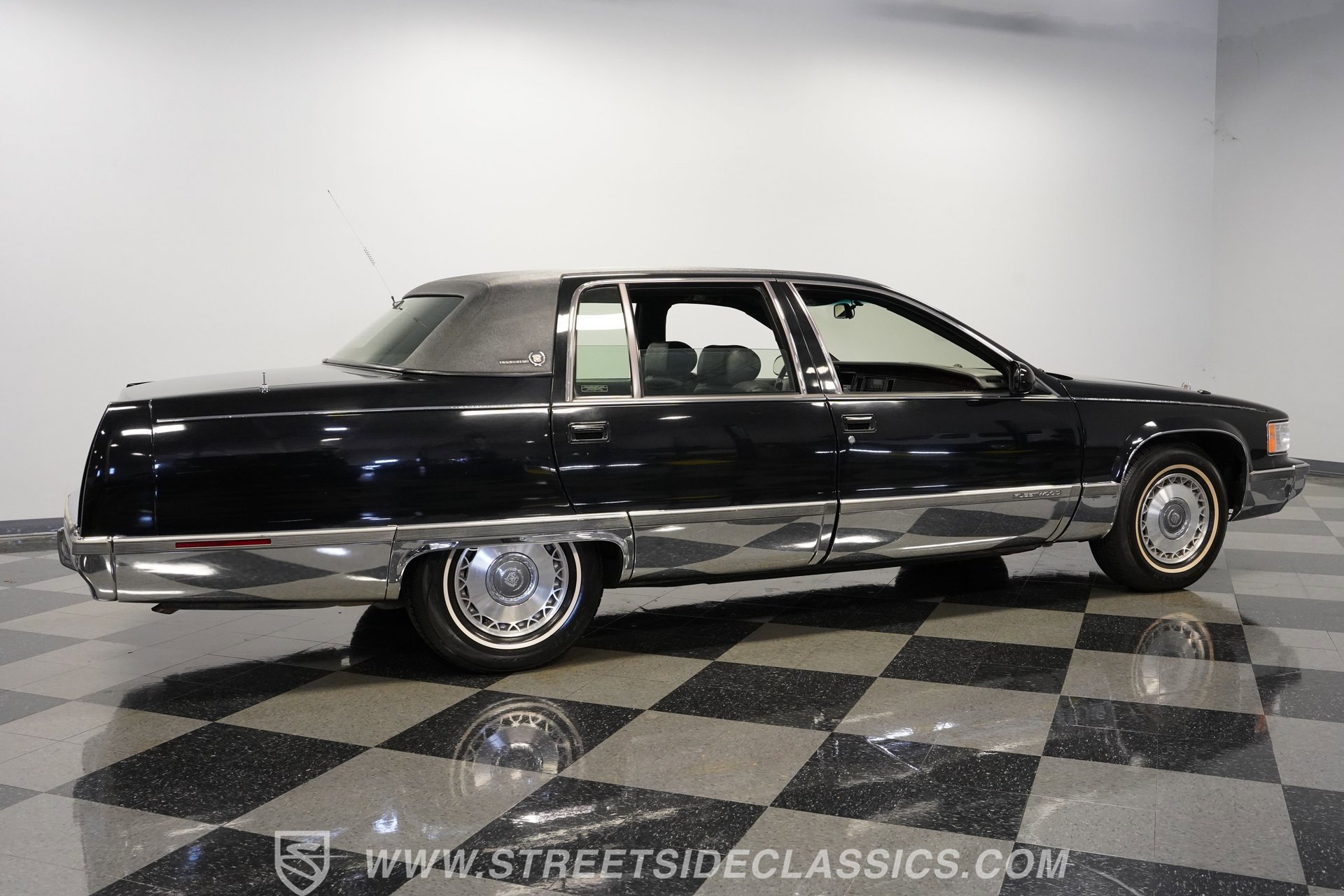 Used 1995 Cadillac Fleetwood Brougham RWD image 14