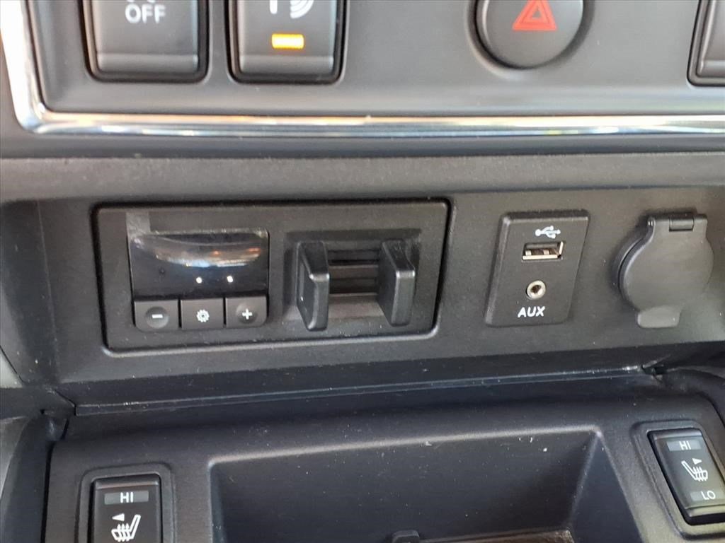 Used 2017 Nissan Titan SV image 26