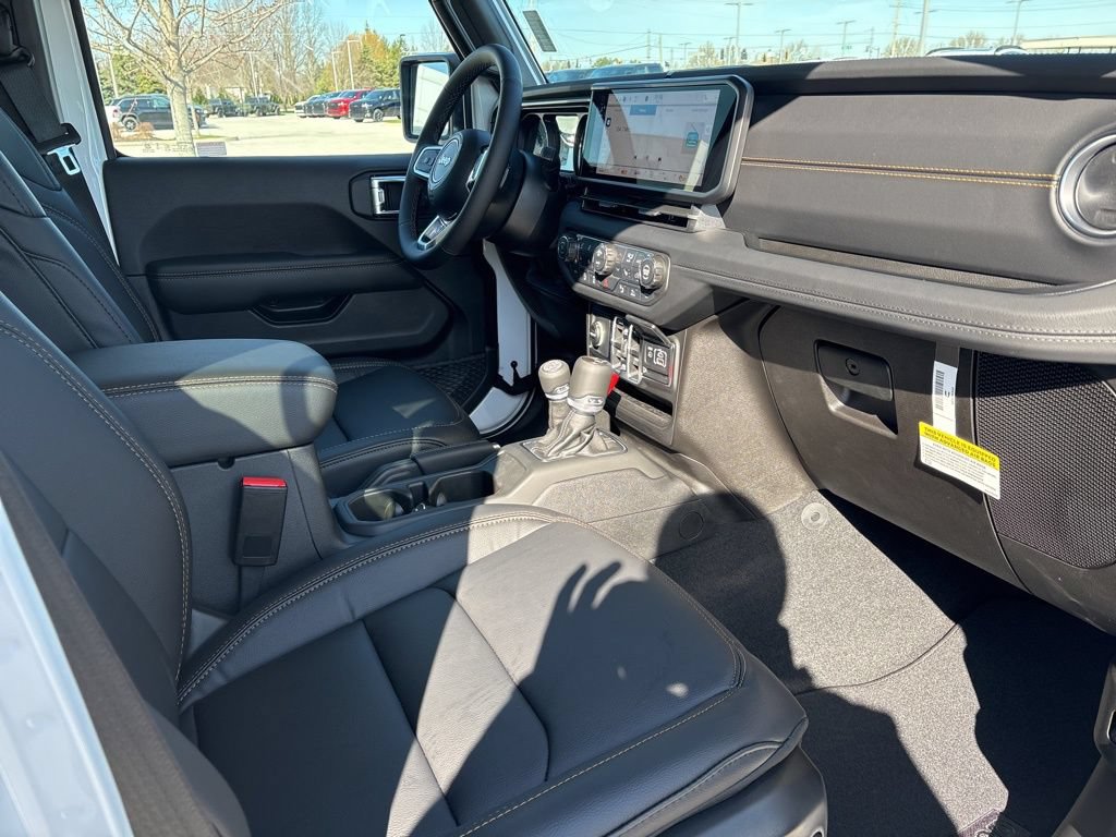 New 2026 Jeep Wrangler Unlimited Sahara AWD/4WD image 13