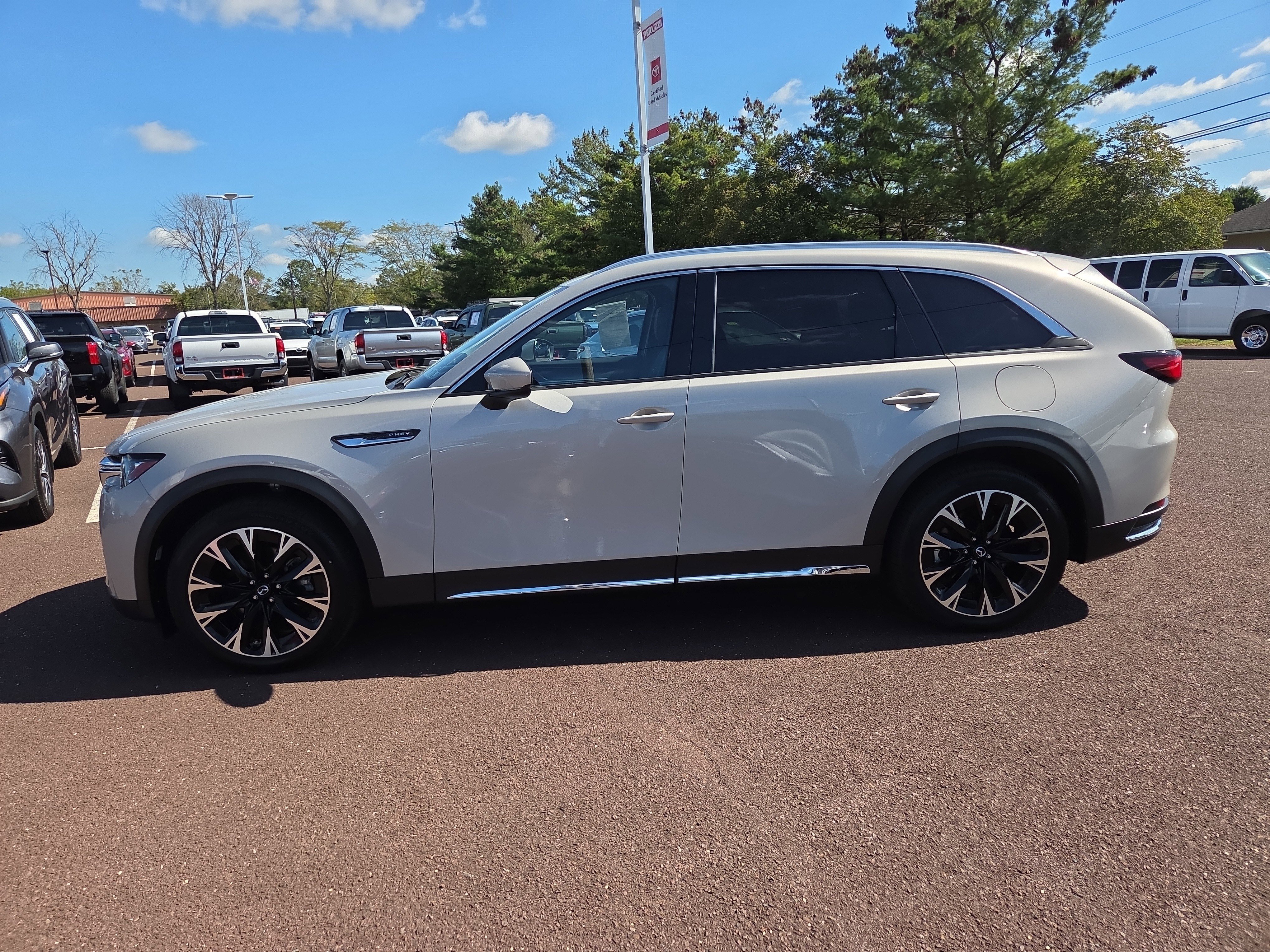 Used 2024 MAZDA CX-90 Plug-In Hybrid w/ Premium Pkg image 6