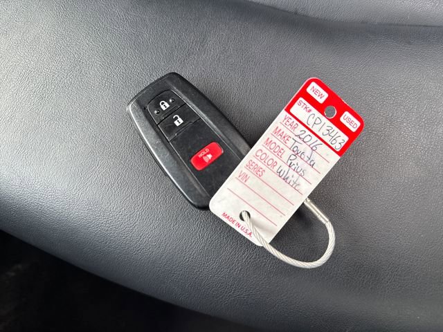 Used 2016 Toyota Prius Four Touring w/ Premium Convenience Package image 27