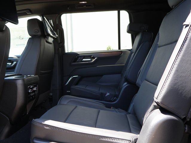New 2026 GMC Yukon Elevation w/ Elevation Premium Package AWD/4WD image 19