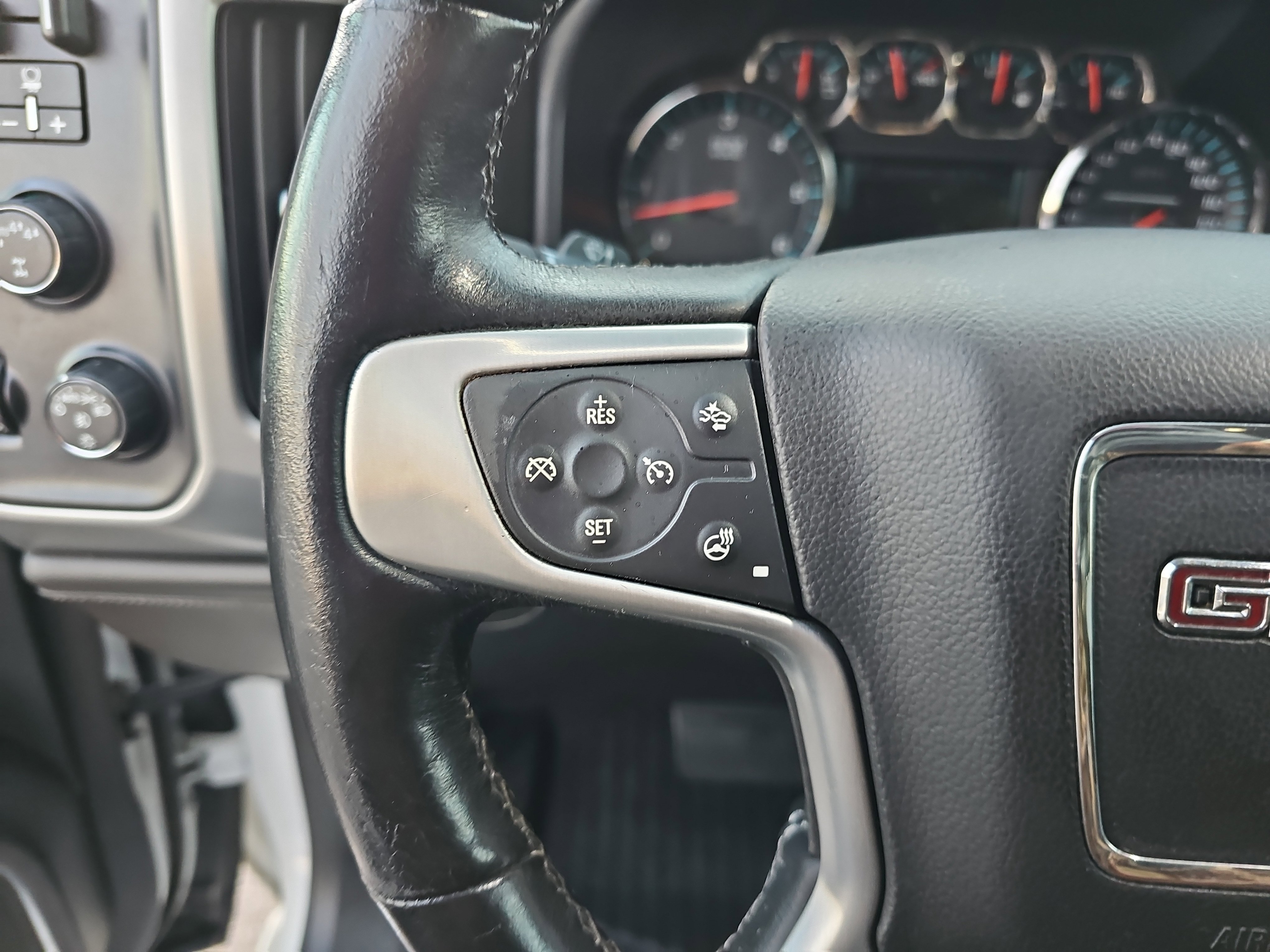 Used 2018 GMC Sierra 1500 SLT image 16