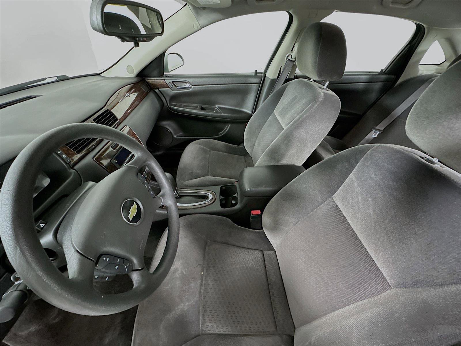 Used 2015 Chevrolet Impala LT image 11