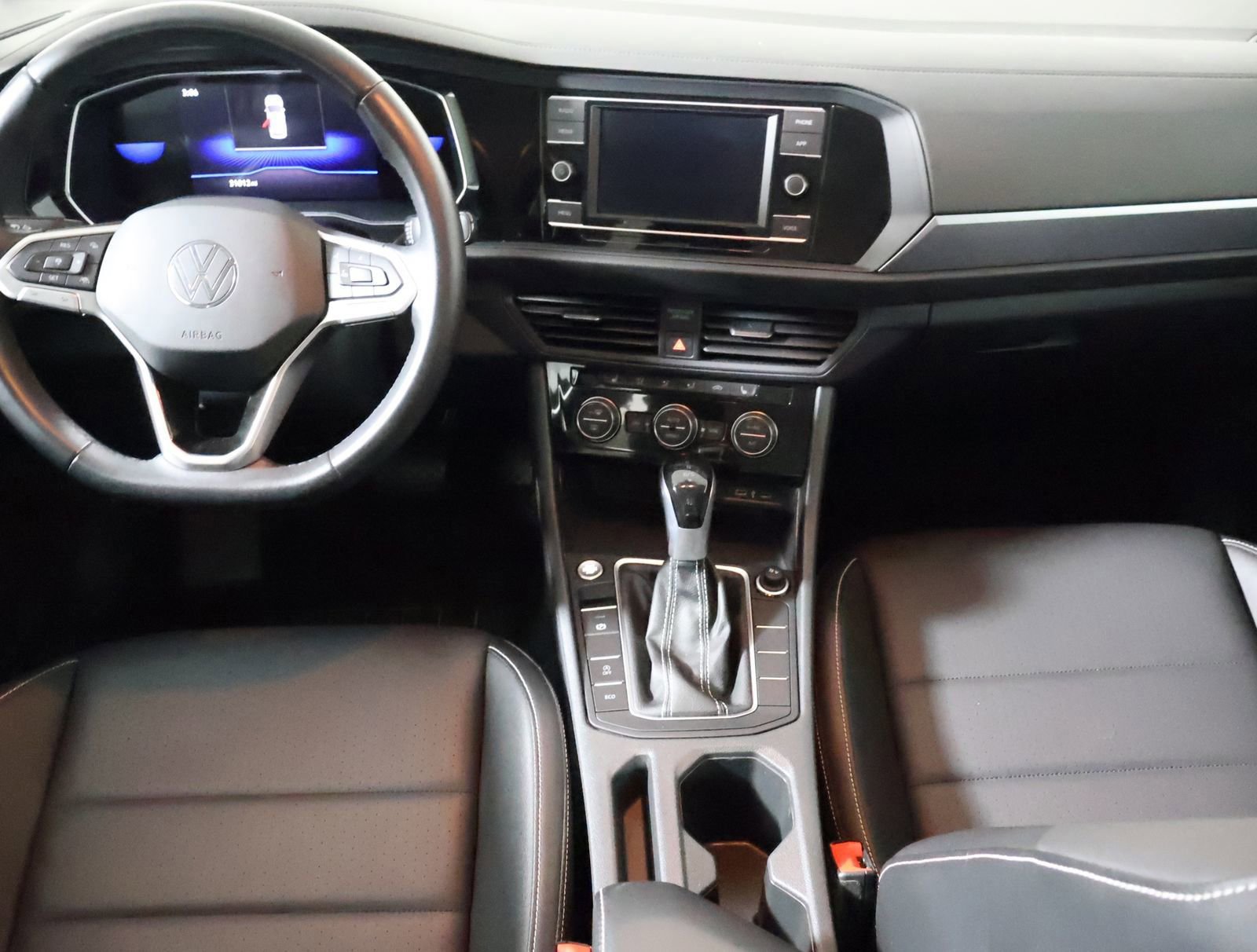 Used 2024 Volkswagen Jetta SE image 26