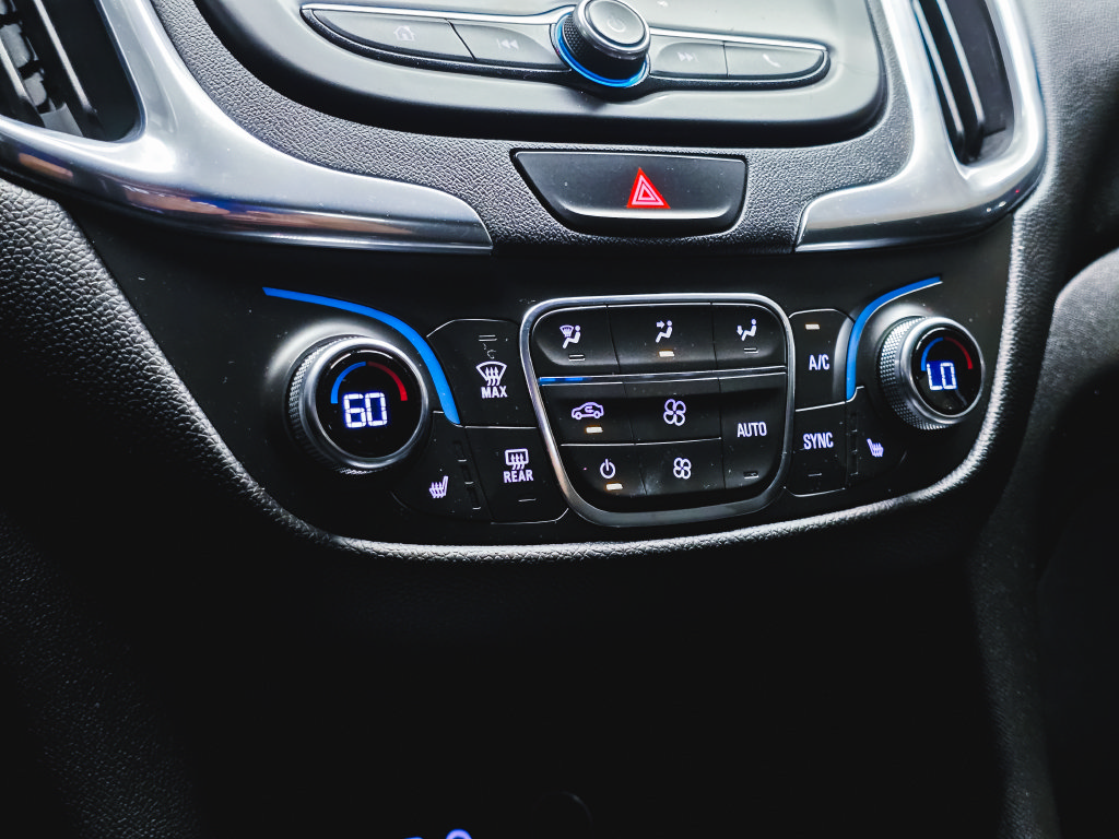 Used 2019 Chevrolet Equinox LT FWD image 30