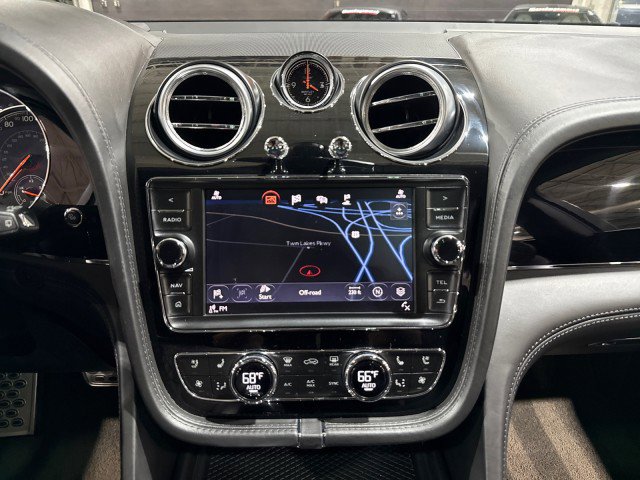 Used 2017 Bentley Bentayga image 76