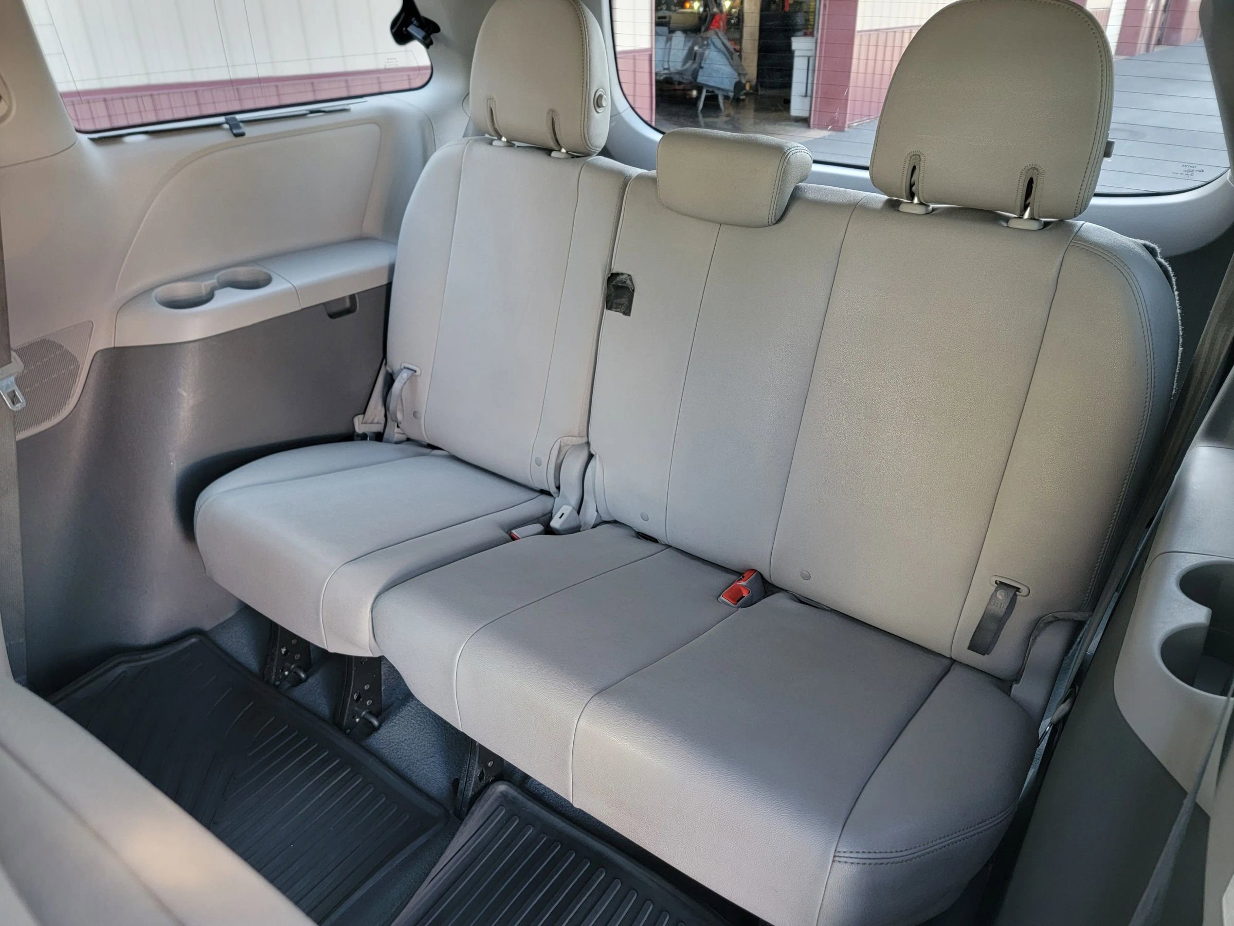 Used 2020 Toyota Sienna XLE w/ XLE Navigation Package AWD/4WD image 15