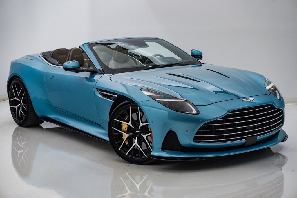 Used 2024 Aston Martin DB12 Convertible RWD image 3