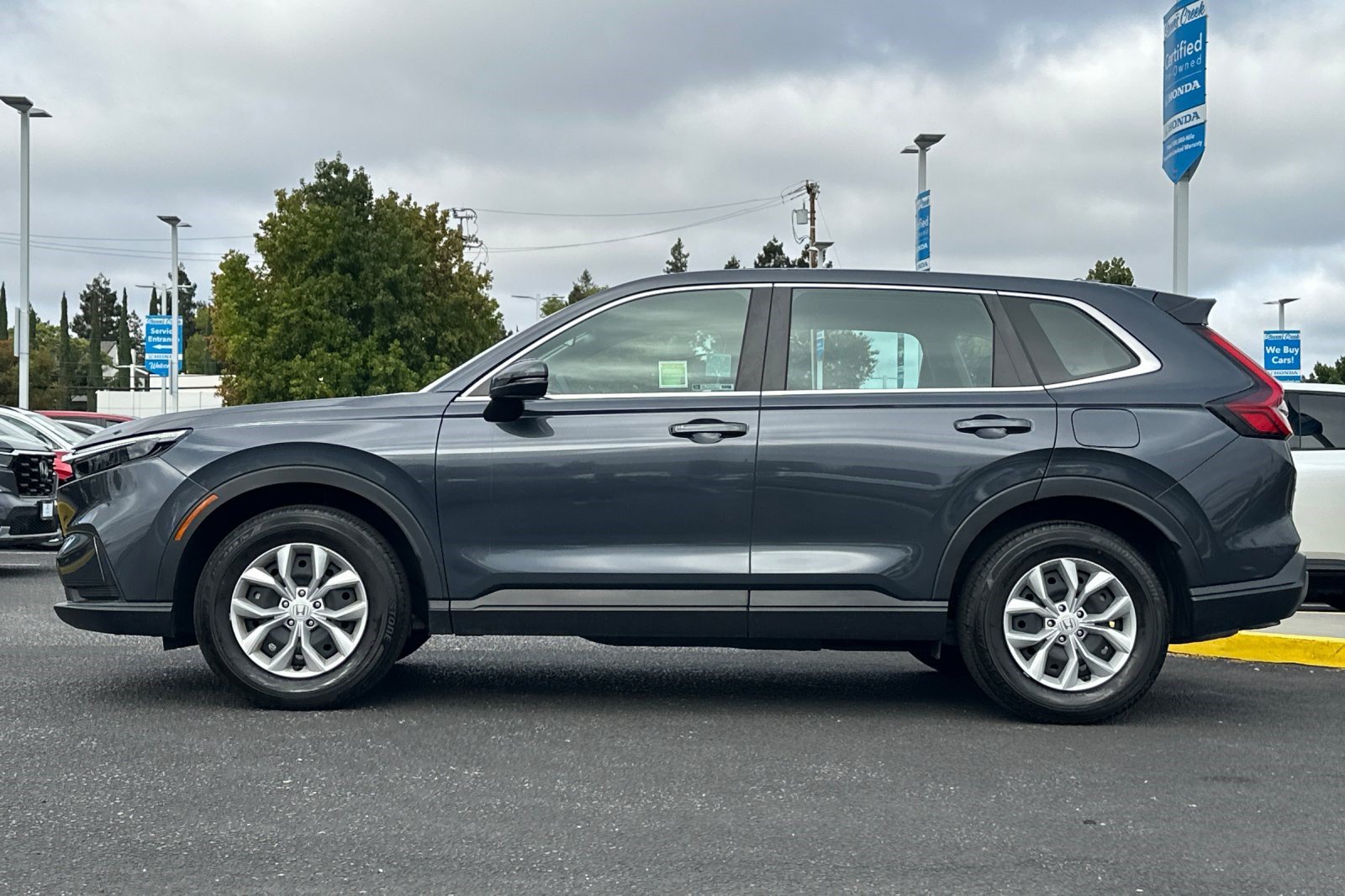 Used 2024 Honda CR-V LX image 2