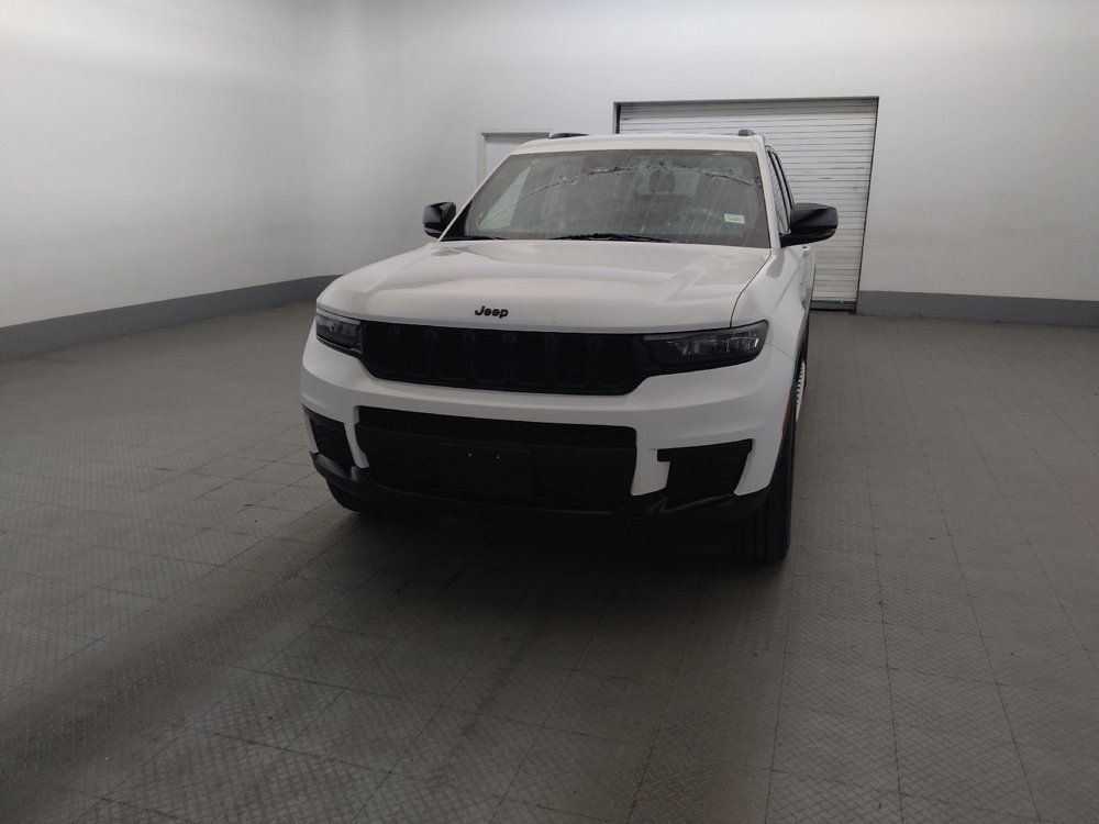 Used 2023 Jeep Grand Cherokee L Laredo AWD/4WD image 15