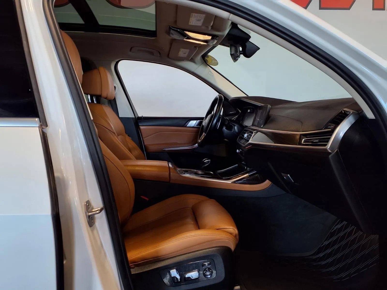 Used 2020 BMW X7 xDrive40i w/ Premium Package image 13