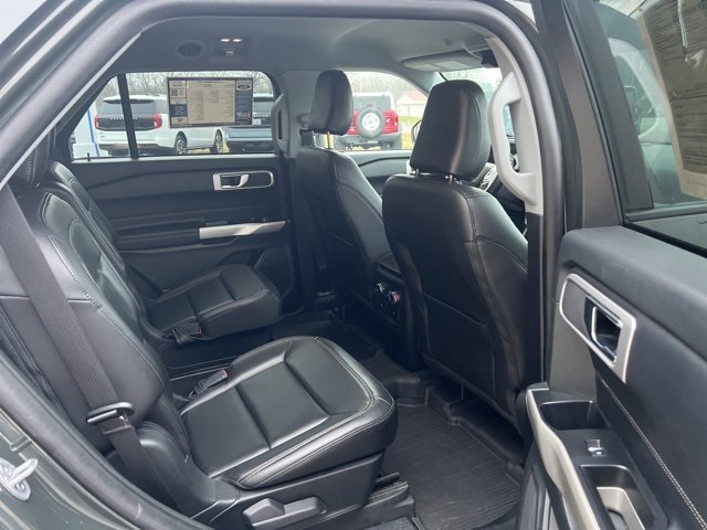 Used 2022 Ford Explorer XLT w/ Equipment Group 202A image 12