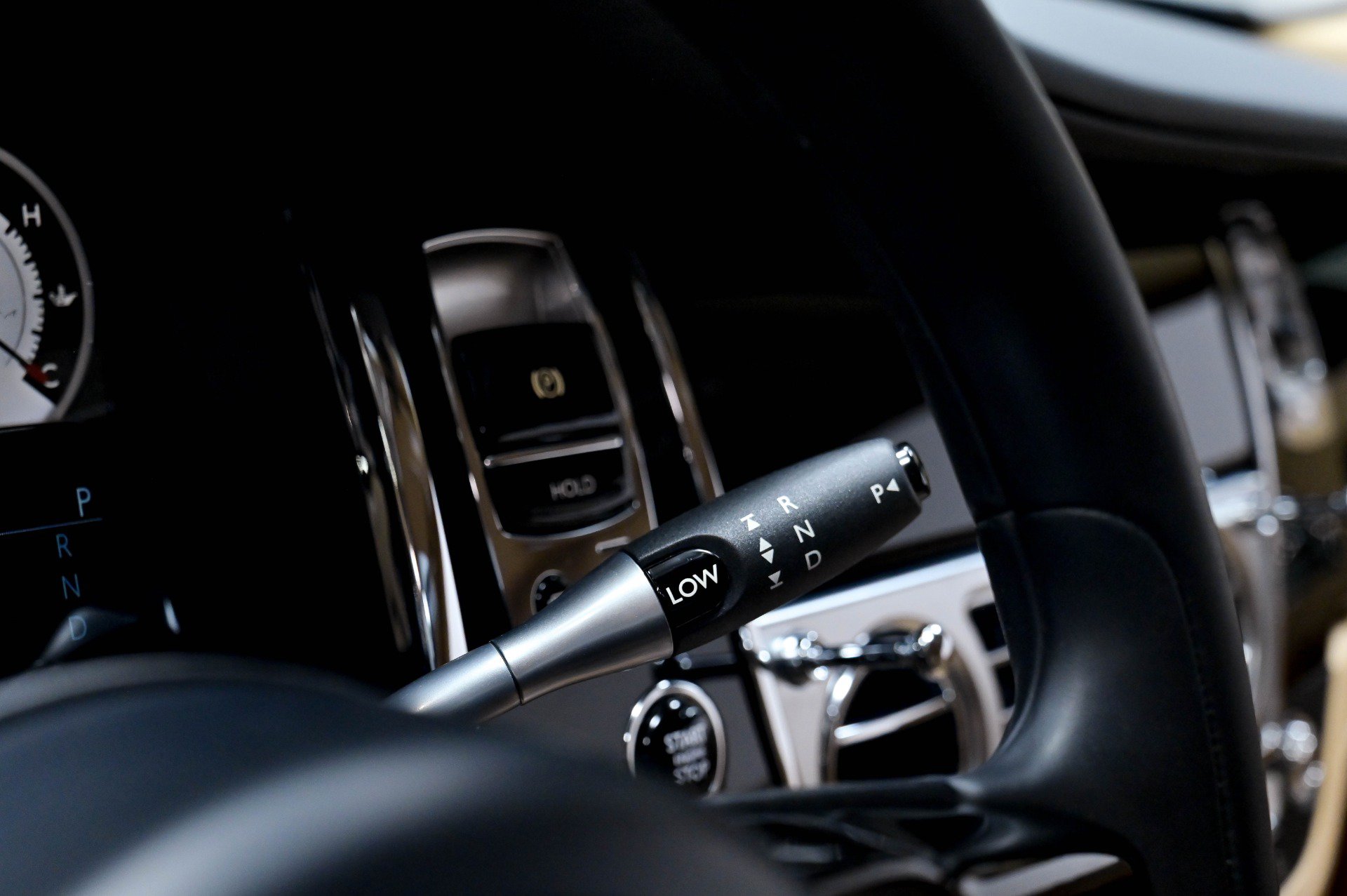 Used 2014 Rolls-Royce Wraith RWD image 38