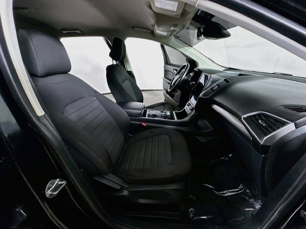 Used 2024 Ford Edge SE w/ Black Appearance Package AWD/4WD image 14