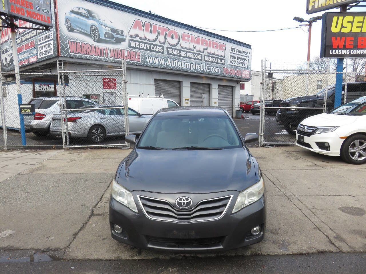 Used 2010 Toyota Camry LE image 6