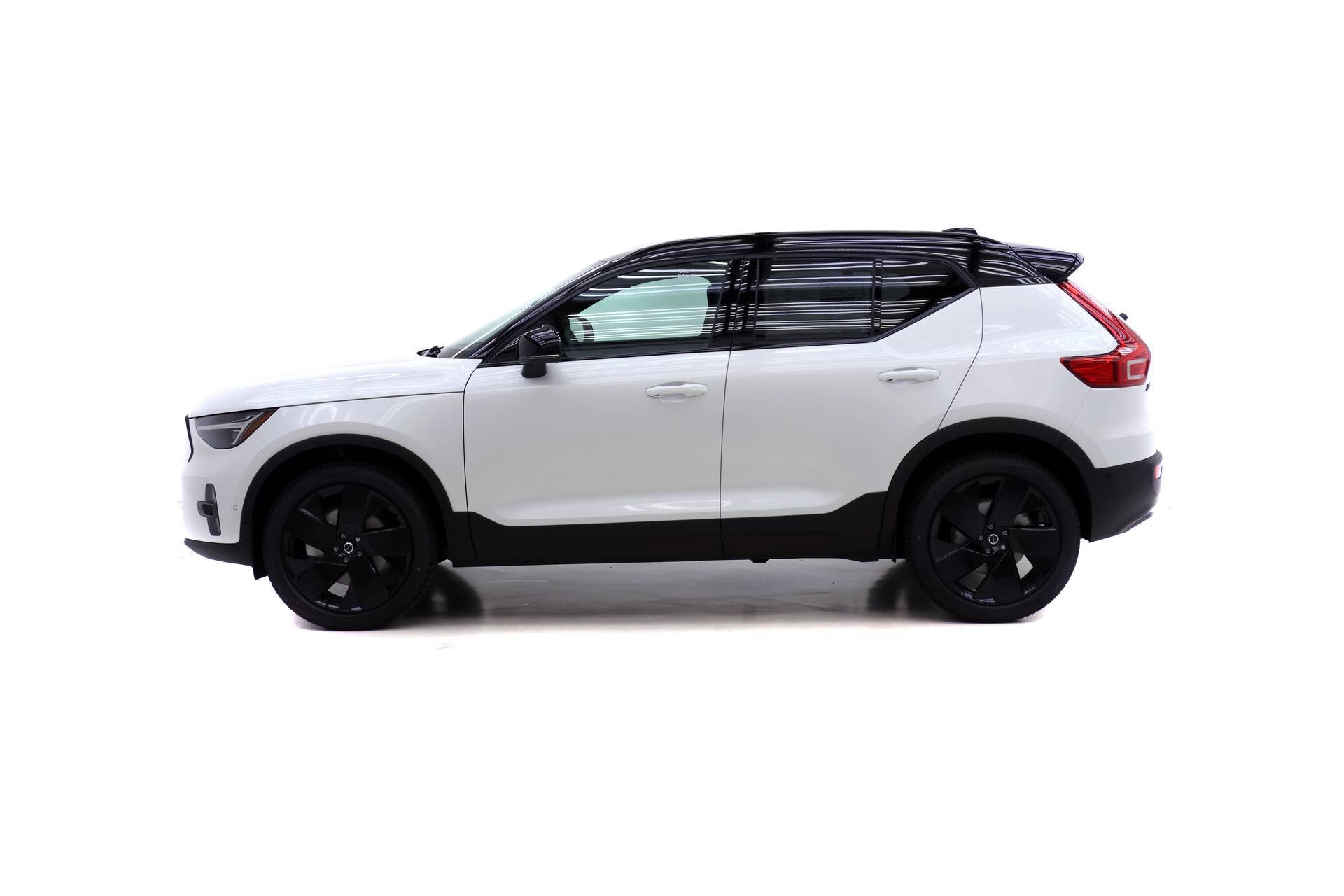 New 2026 Volvo XC40 B5 Ultra w/ Protection Package Premier AWD/4WD image 3
