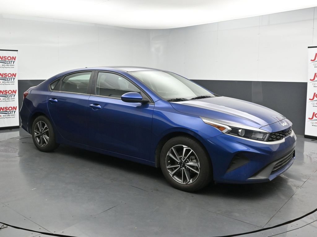 Used 2022 Kia Forte LXS image 2