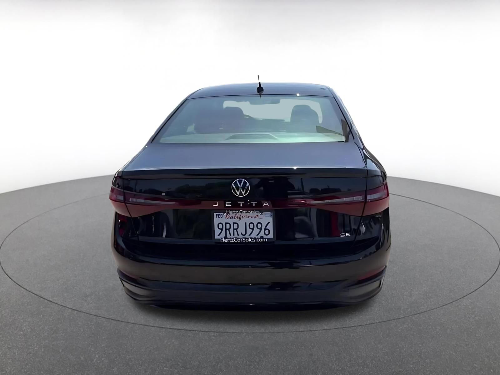 Used 2025 Volkswagen Jetta SE image 12