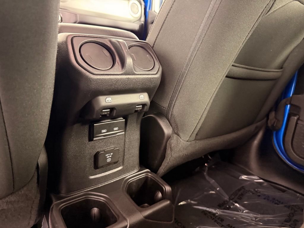 Used 2023 Jeep Wrangler Unlimited Sahara w/ Cold Weather Group AWD/4WD image 25