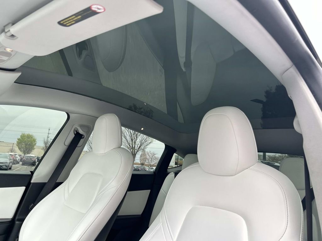 Used 2021 Tesla Model Y Long Range AWD/4WD image 23