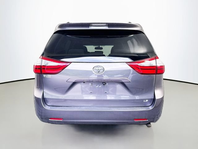 Used 2017 Toyota Sienna LE FWD image 5