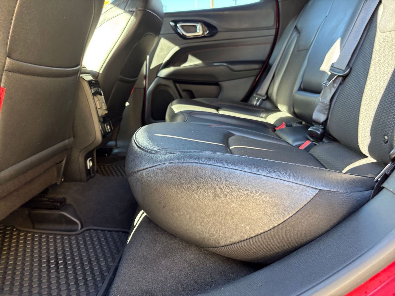 Used 2025 Jeep Compass Trailhawk image 25