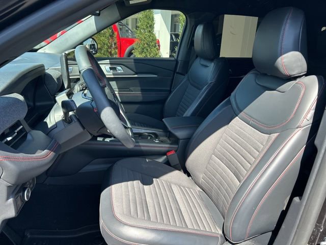 Used 2025 Ford Explorer ST-Line w/ Premium Package image 21