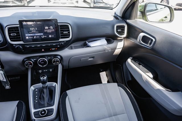 Certified 2023 Hyundai Venue SEL image 18