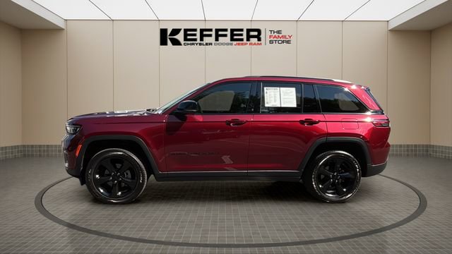 Certified 2023 Jeep Grand Cherokee Altitude AWD/4WD image 2