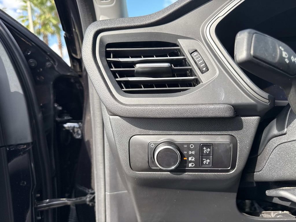 Used 2025 Ford Escape Active image 32