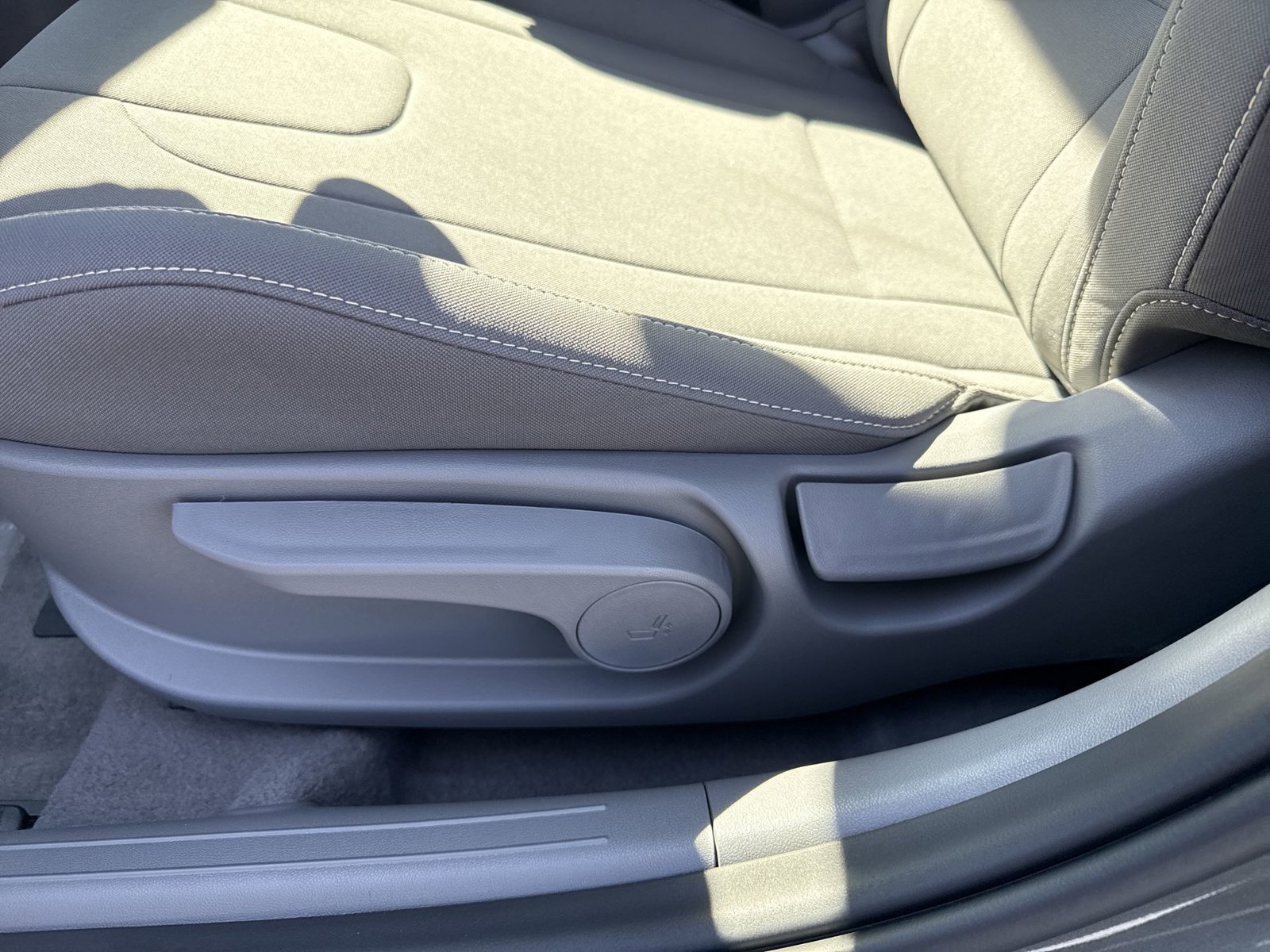 New 2026 Hyundai Elantra Sport FWD image 13