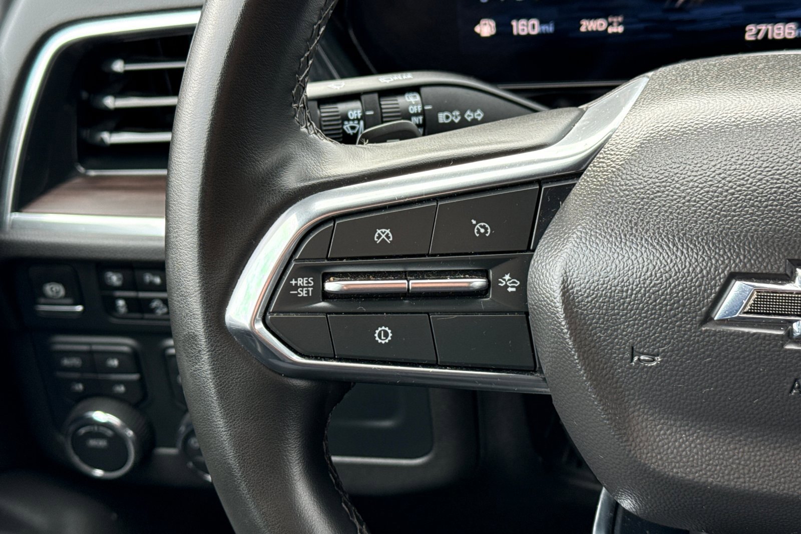 Used 2025 Chevrolet Tahoe Z71 image 32