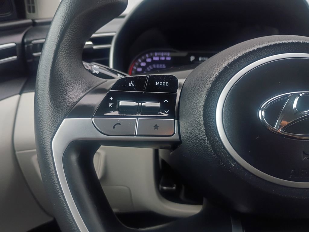 Used 2023 Hyundai Tucson SE image 11