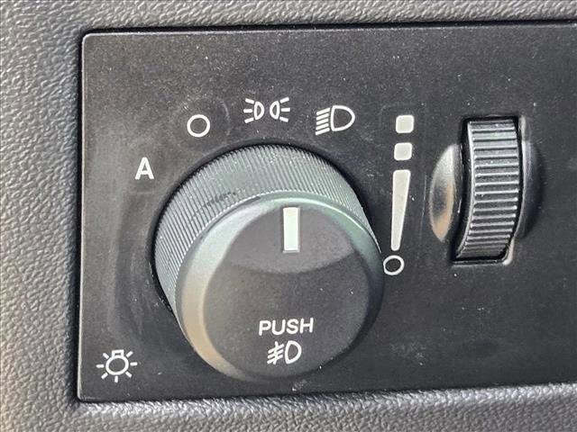 Used 2010 Dodge Challenger R/T RWD image 11